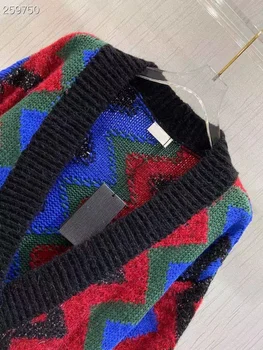 Fyion High-end džemper za pistu za žene 2022 Proljeće pletene sa šljokicama V-izrez u obliku Ženski kardigan Džemper